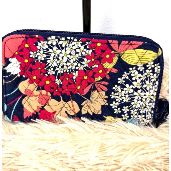 Vera Bradley Midnight Wildflower Zip Around Wallet Quilted Floral Navy - Picture 2 of 6